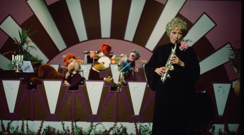 LMP105-169 1970s The Muppet Show Singer Phyllis Diller ORIG 35mm Color Slide