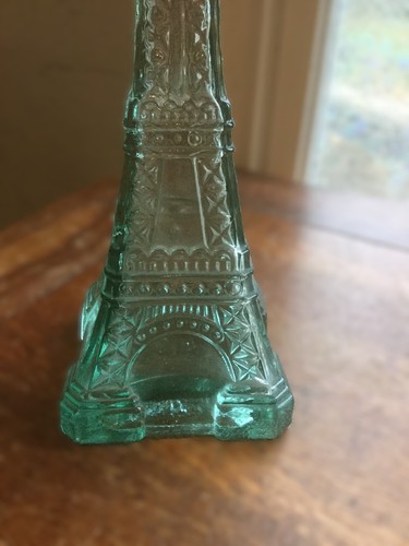 Vintage Eiffel Tower Glass Bottle Decanter Cork Stopper Light tinted Green Glass - Bild 6 von 7