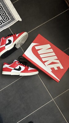 nike dunk low chicago split