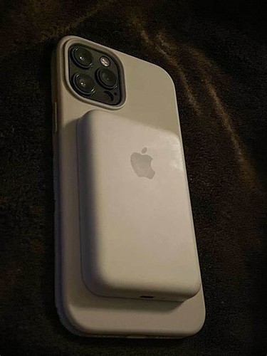 Apple Powerbank Magnetico - Magsafe Battery Pack Bianco - Foto 3 di 3