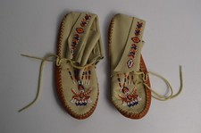Vintage Women's Moccasins Taos Kachina Buckskin Leather Flats Comfort Lace 7 1/2