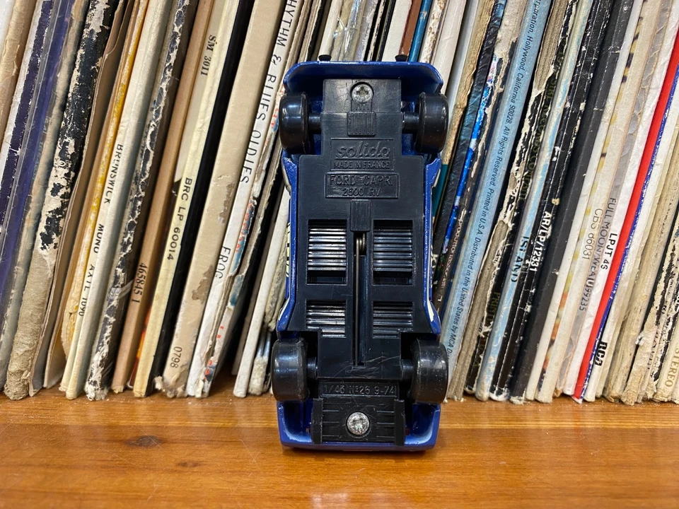 modellino auto solido Ford Capri 2500 rv 1/43 - Immagine 2 di 4