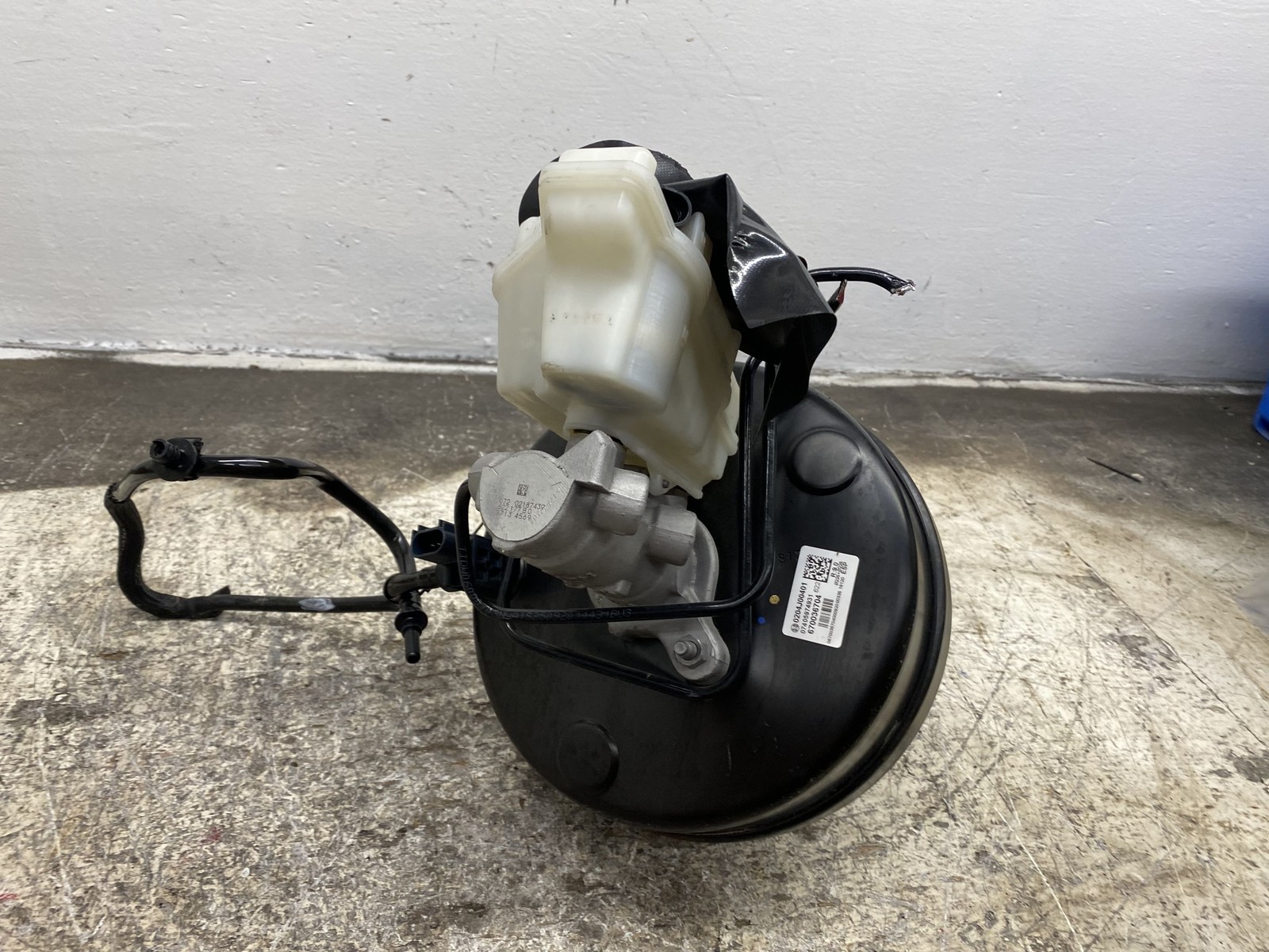 2017-2024 MASERATI LEVANTE OEM POWER BRAKE BOSTER W/ MASTER CYLINDER 670036704