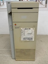Apple Macintosh Quadra 950 Computer M4300 Tower with Key powers on 