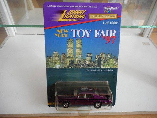 Johnny Lightning  Buick GSX " New York Toy Fair '97" Purple on Blister - Foto 1 di 2