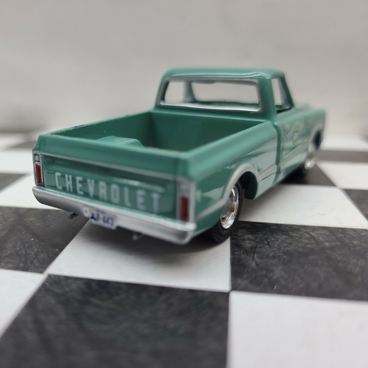 Greenlight 1/64 1967 Chevrolet C-10 Chevy Truck HOLLEY SPEED