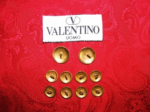 VINTAGE VALENTINO UOMO LOGO V SIGNATURE BLAZER BUTTON SET ANTIQUE BRASS FINISH - Picture 9 of 20