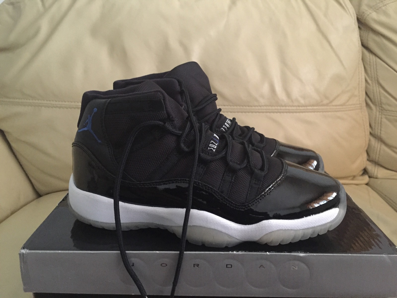 nike air yeezy 2 rosas