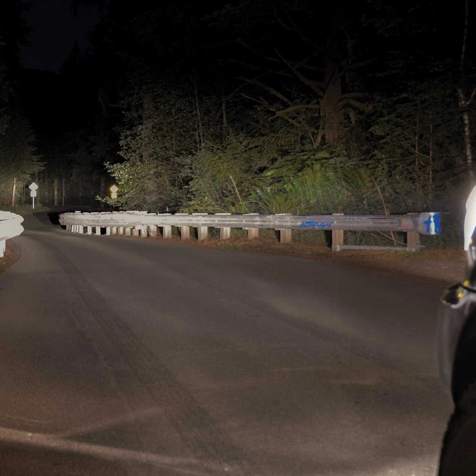 PIAA 23-10113 Xtreme White Hybrid H13 Bulb (3900K - 12V 65/55W), 2 Pack - Изображение 3 из 4