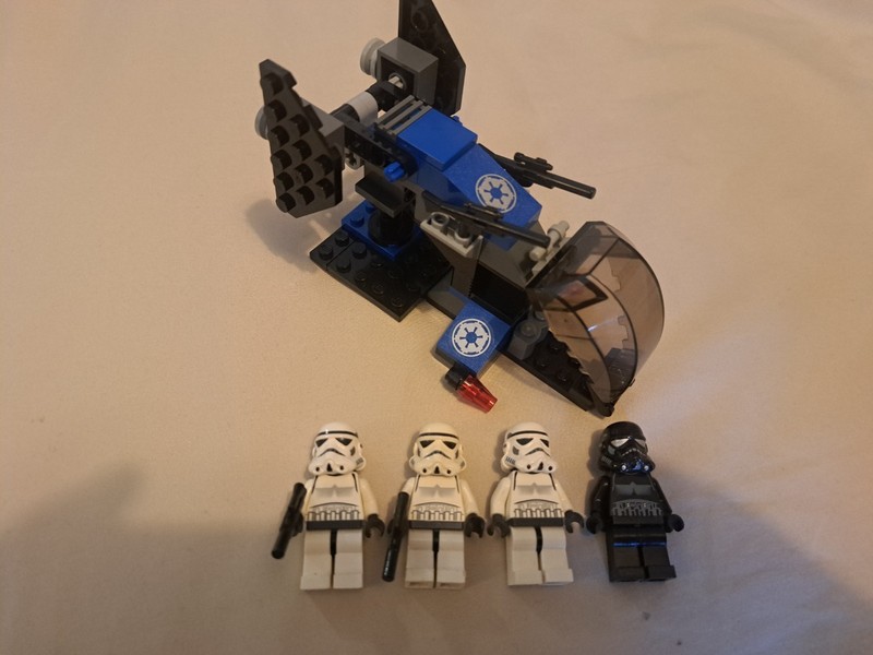 LEGO Star Wars: Imperial Dropship (7667) - Complete Build