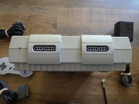 SNES Console SNS-001 w/ street fight game, controllers,cables super nintendo USA