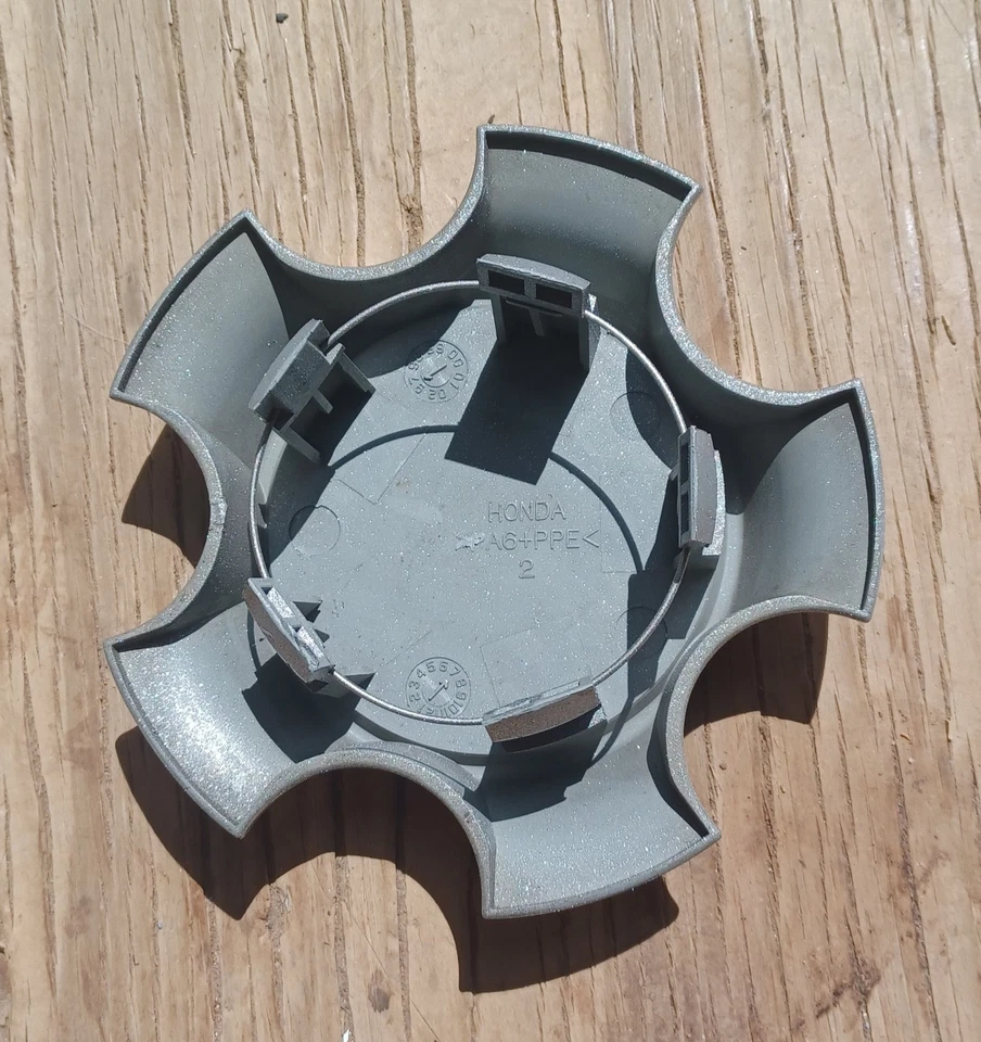 Центральный колпак Honda CR-V 1997-2001 номер детали PA6+PPE перекрашенный - Изображение 3 из 3