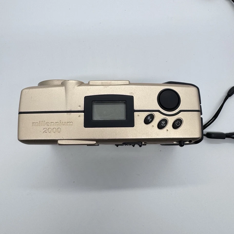 Kodak DC215 Zoom Digital Camera 1MP Gold 'Millenium 2000' Edition **READ** - Image 2 of 4