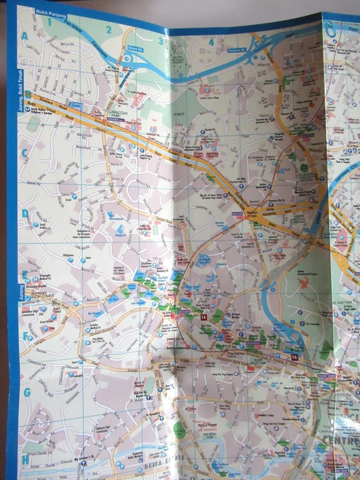 Laminated SINGAPORE MAP (Singapore City/Sentosa Island/Changi Airport) by BORCH - Image 3 of 4