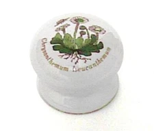 1-3/8" Ceramic Knob White with Chrysanthemum
