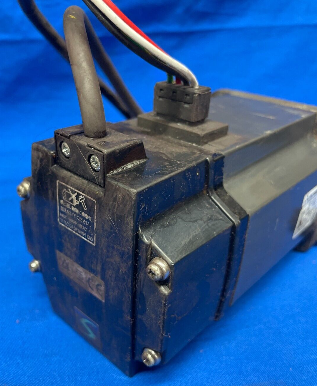 MITSUBISHI 三菱電機 HC-MF73K-UE サーボモーター MITSUBISHI 三菱電機 HC-MF73K-UE サーボモーター