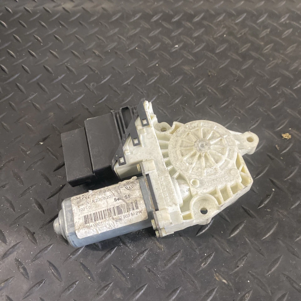 Volkswagen Golf 2001 conductor ventana trasera derecha motor 1C0959812A Foto 2 de 4