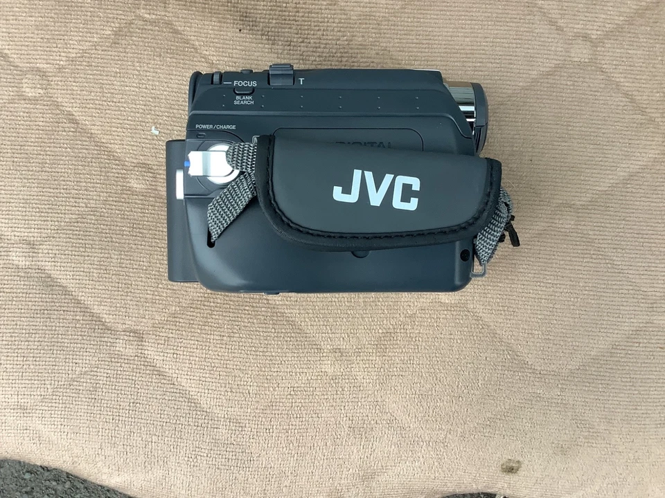 JVC GR-D20EK Digital Video Camera Camcorder – Untested, With Battery & Case - Image 2 of 4