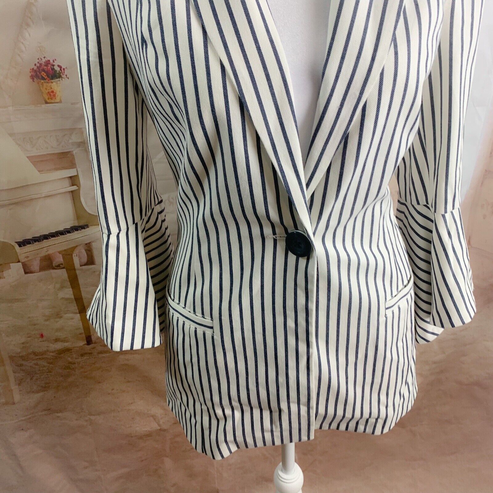 CAbi Women's Stripe Flare Sleeve Blazer Jacket Ti… - image 7