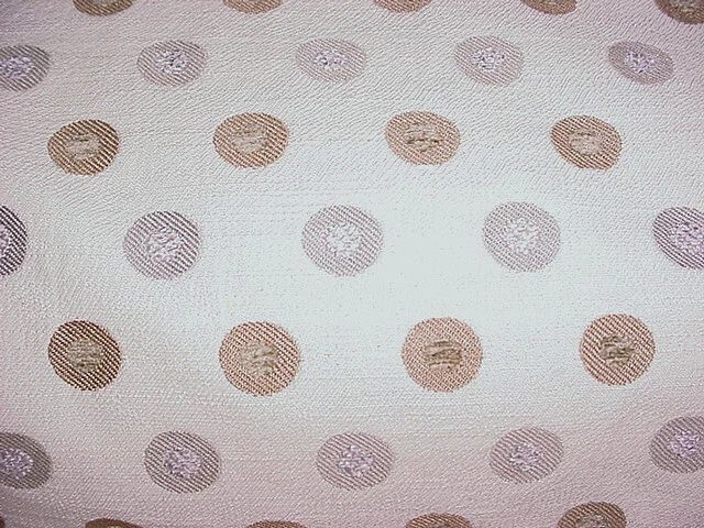 Tela de tapicería 14-5/8Y Groundworks GWF-3049 Ventana Dots crema chenilla punto Foto 2 de 3