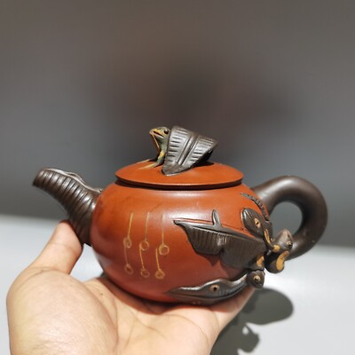 18cm Yixing Zisha Clay carved Frogs listen to rain statue Kung Fu Health Teapot