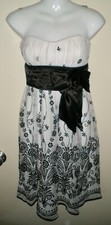 #J 7 white Black Lace overlay Strapless Textured Speechless Pretty