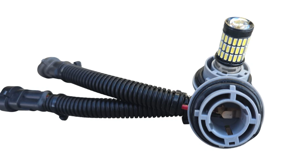 1000 LUMEN **LED** PROJECTION Polaris Headlight Bulbs 81169, 61189, 4030059  - Image 4 of 4