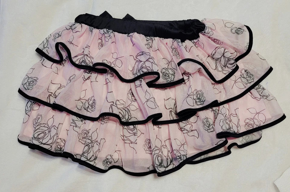 5T Floral Girls Twirl Tutu Skirt Pink With Blaclk Bow And Pants Under. - Image 3 of 3
