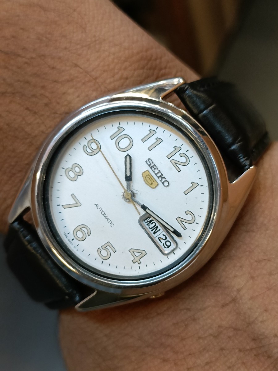 VINTAGE SEIKO 5 AUTOMATIC WHITE DIAL 7S26-3180 JAPAN MEN'S WORKING