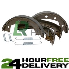 NEW HANDBRAKE BRAKE SHOES, SHOE SET LR001020 (2006+) FITS FREELANDER 2