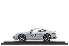 Spark 1:18 Porsche 911 Sport Classic (992) in Sport Grey Met. (Dealer Edition)