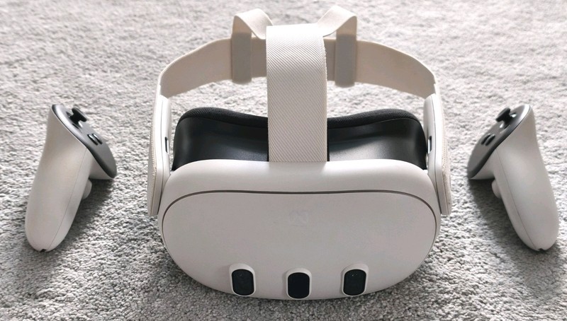 Meta Quest 3 VR Headset (With Controllers) - 128GB ✅