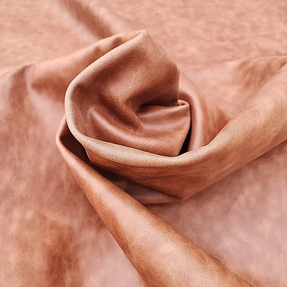 Remanente de tapicería de cuero marrón parcial de piel de vaca de alta calidad marrón antiguo Foto 2 de 4