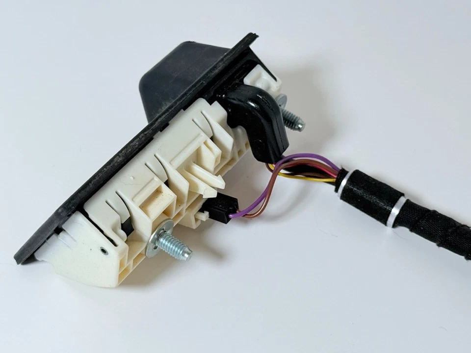 2014 VOLKSWAGEN PASSAT TRUNK LID RELEASE HANDLE WITH REAR VIEW CAMERA | OEM 561- - Изображение 4 из 4