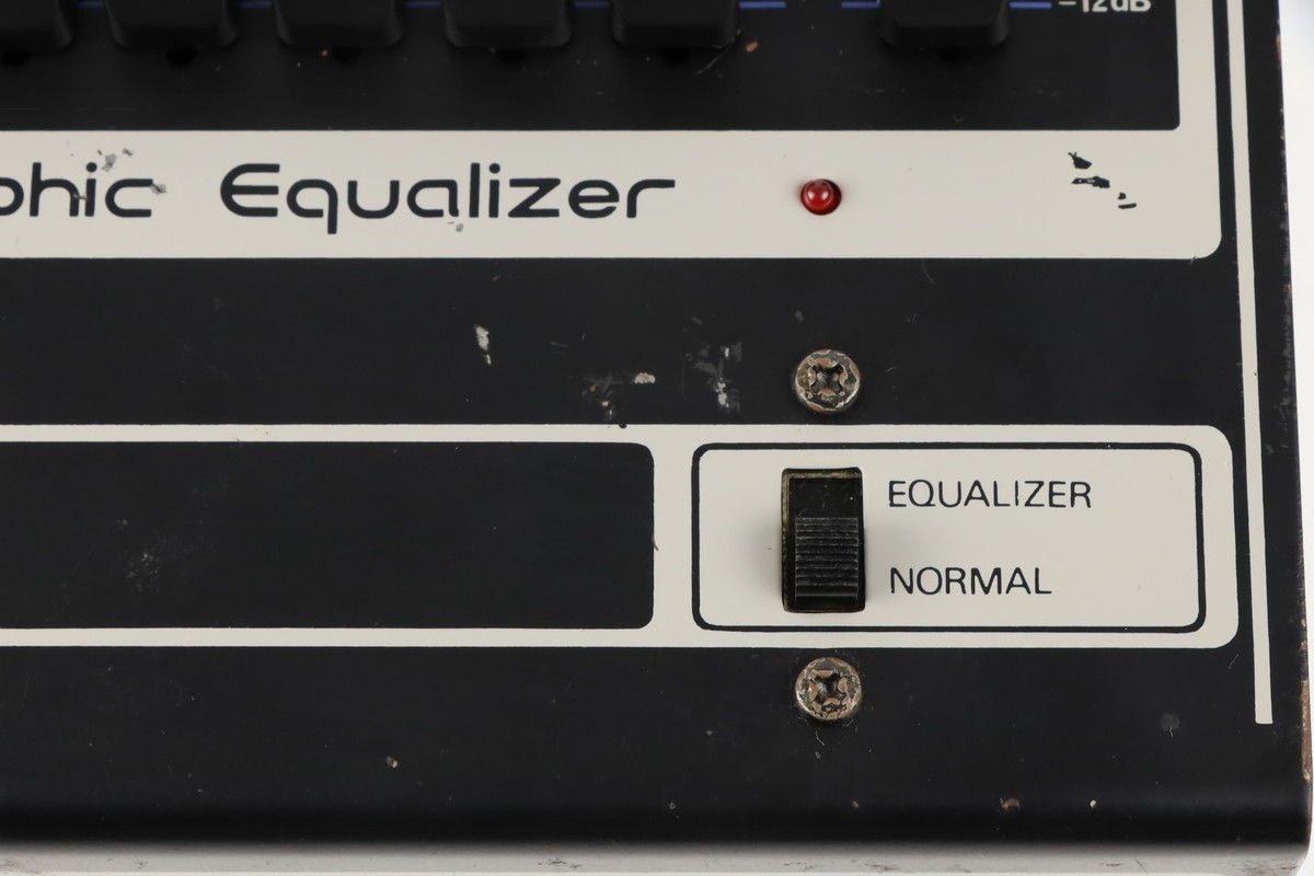 Boss GE-10 70s 80s Graphic Equalizer buffer 10 bands EQ EVH 100V