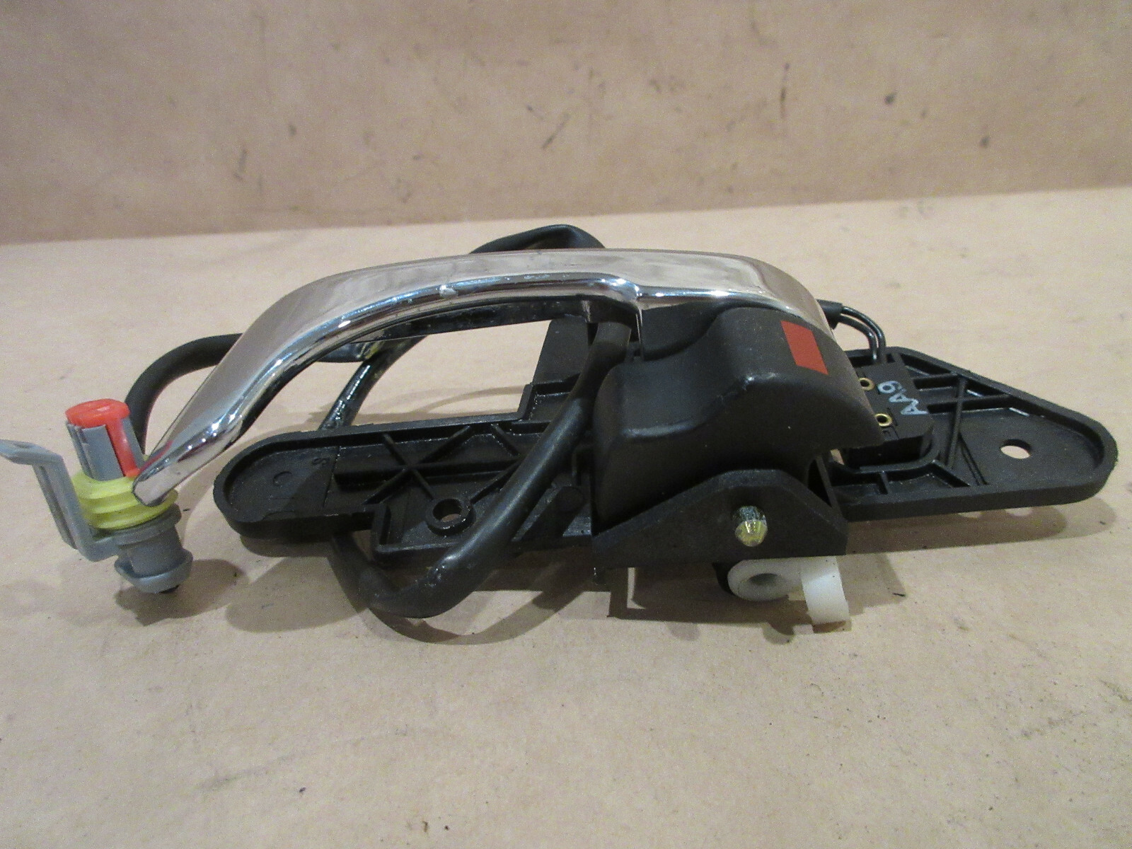 Maserati 4200 - LH Interior Door Handle - P/N 67236900