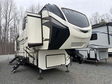 2019 Keystone Alpine 3800FK