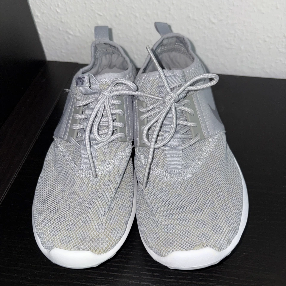 Nike Juvenate Gr. 37,5 38 Hellgrau US 6.5 7 2 Sneaker Schuhe 2 Verschiedene Grö - Bild 3 von 4