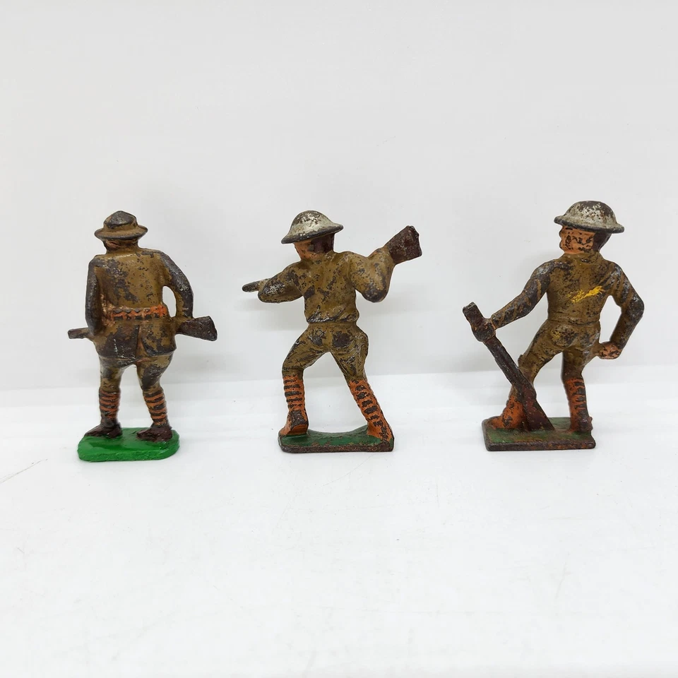 3 (Barclay?) Chumbo e 5 ferro fundido (manói?) Soldados de brinquedo (Lote C #8) - Imagem 4 de 4