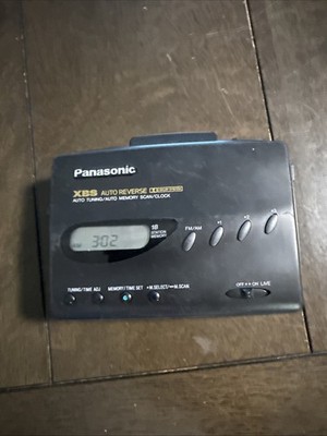 Rare Panasonic RQ-V195 Walkman Radio Cassette Player XBS+Live