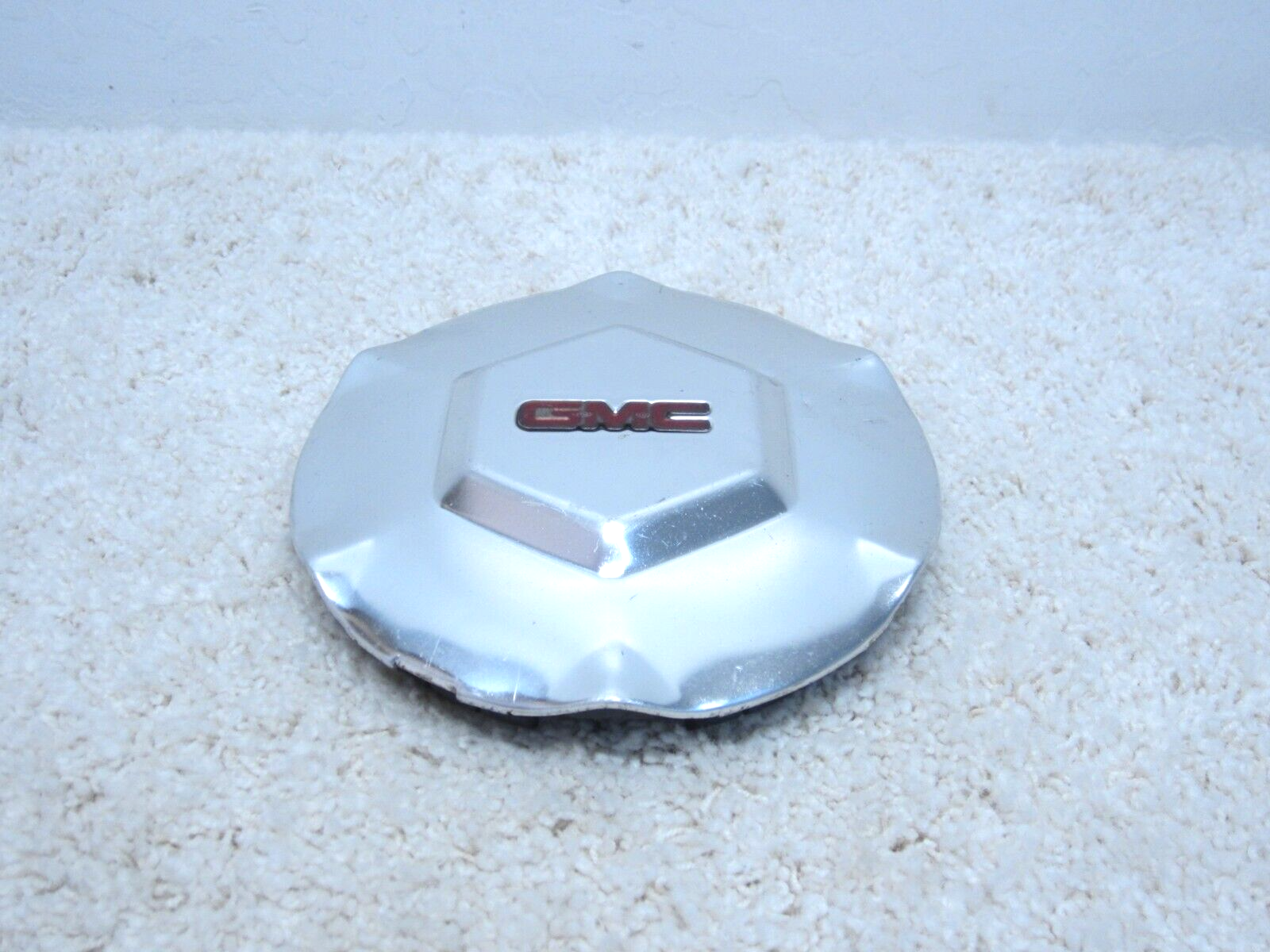 2002 - 2009 GM ENVOY OEM ALLOY WHEEL POLISHED CENTER CAP 9593396 #2D-7