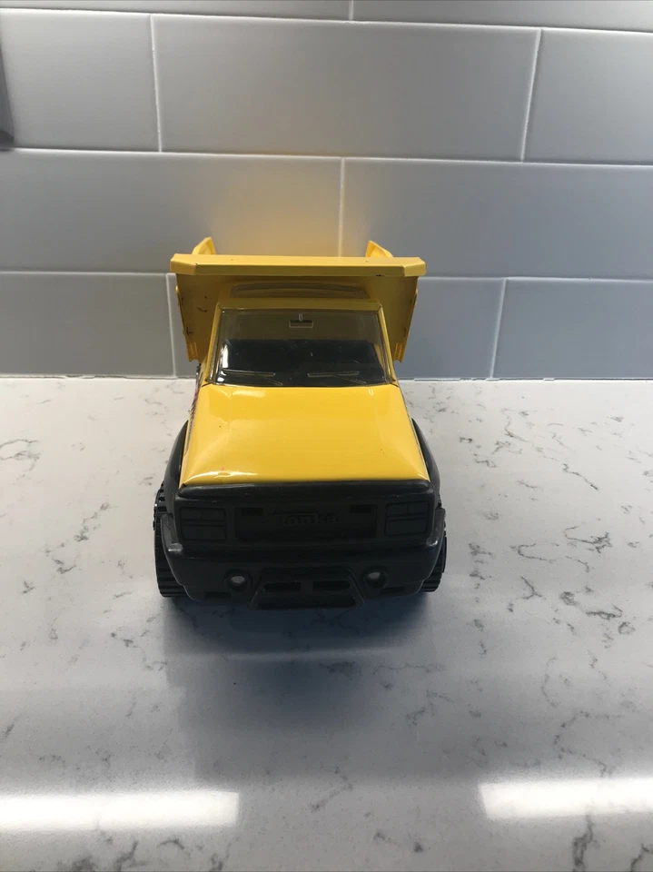 Vintage Tonka 2001 USA Pressed Steel Construction Yellow 13.5" Dump Truck! - Image 2 of 4