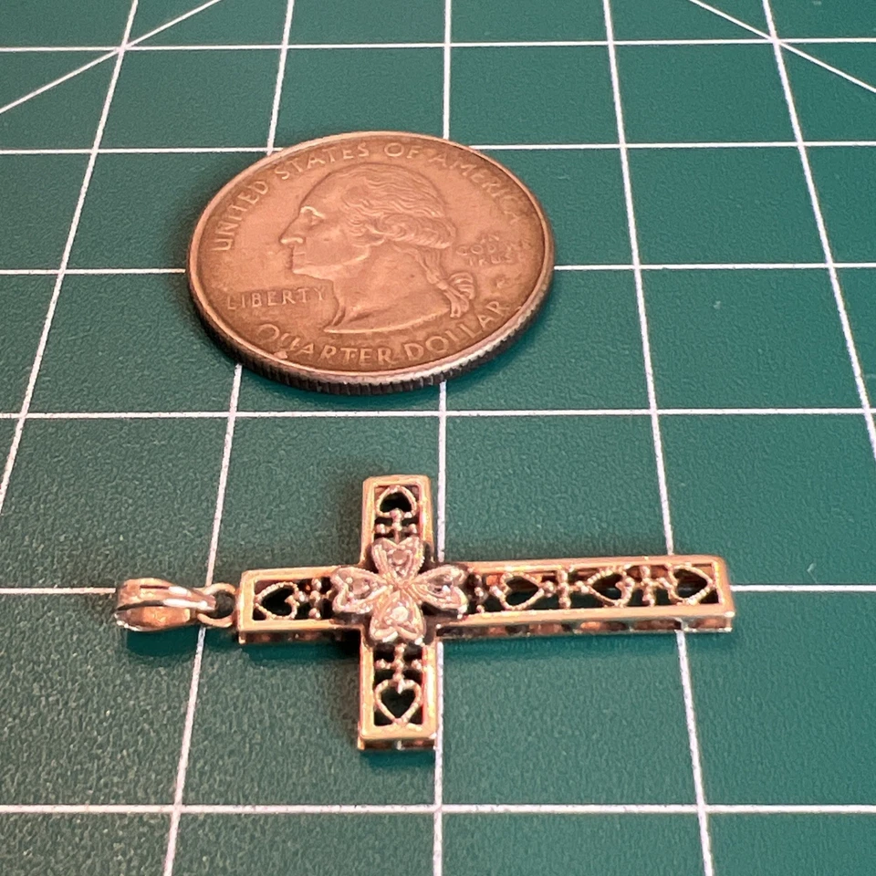 Antigua cruz corazón filigrana de oro amarillo blanco de 10 k Esemco con colgante de diamantes Foto 3 de 4