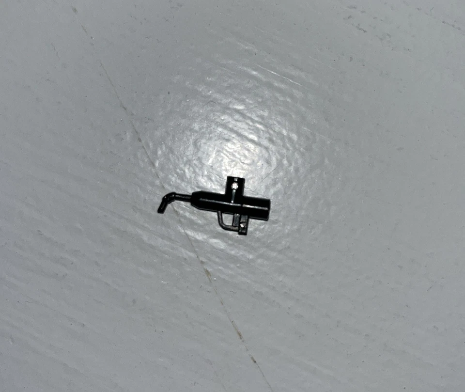 Boneco de ação Optimus Prime bomba de gás bico vintage Hasbro 1985 G1 Transformers - Imagem 2 de 2