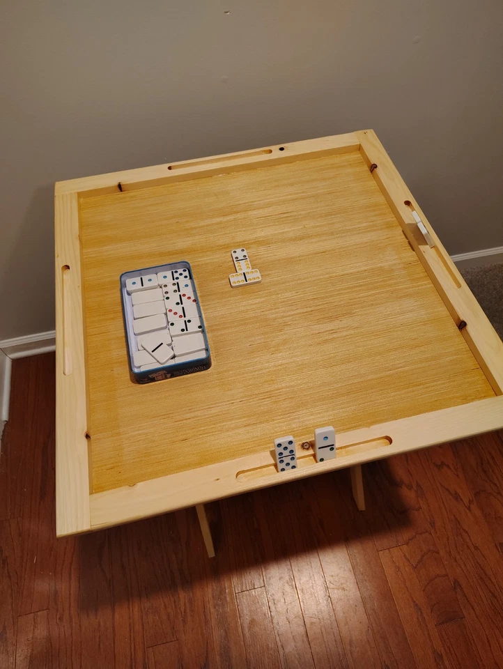 Mesa De Domino 25.5 "x 25.5" x 29" pulgadas de alto., 多米诺骨牌桌 — 第 2/4 张图片