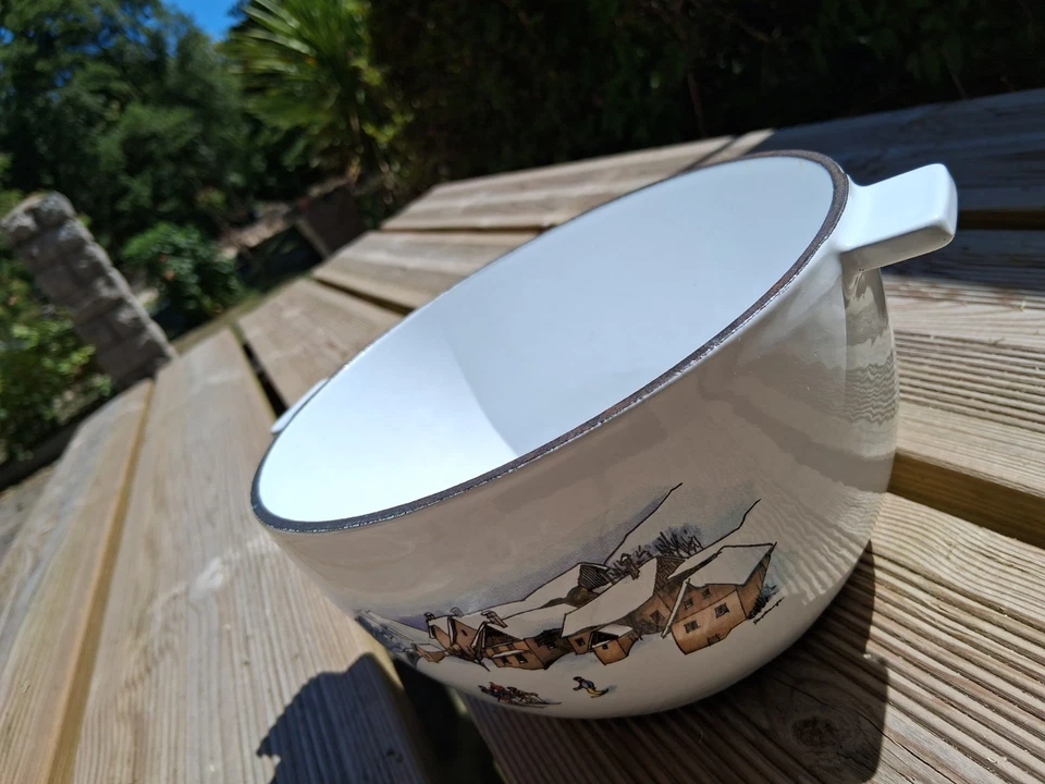 poêlon en fonte émaillée Motif Suisse Nomar idem Le creuset - Photo 3/4