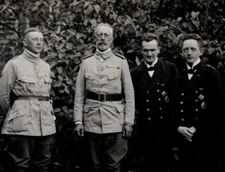 WWI German Army Pilots With Medals Badges Officers Soldiers Photograph Military