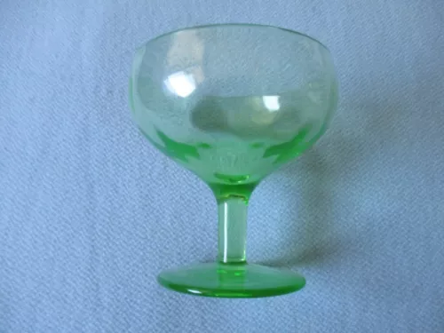 Vintage Green Depression Glass 3-1/2"Tall  Dessert / Sherbet Cup Dish Set of 4 