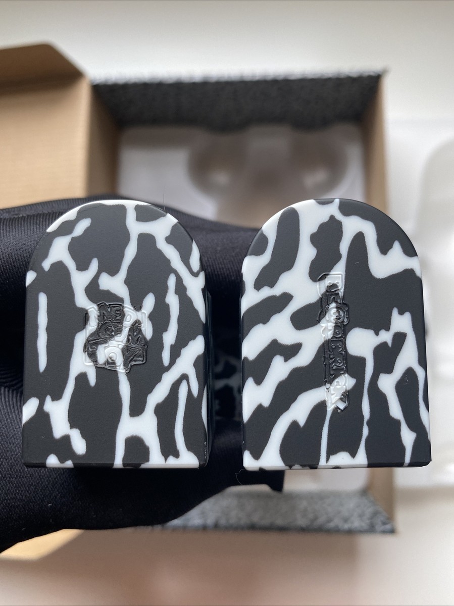 Atmos Reverse Elephant Print Bearbrick 400% 100% Black Rare Atmos Reverse Elephant Print Bearbrick 400% 100% Black Rare