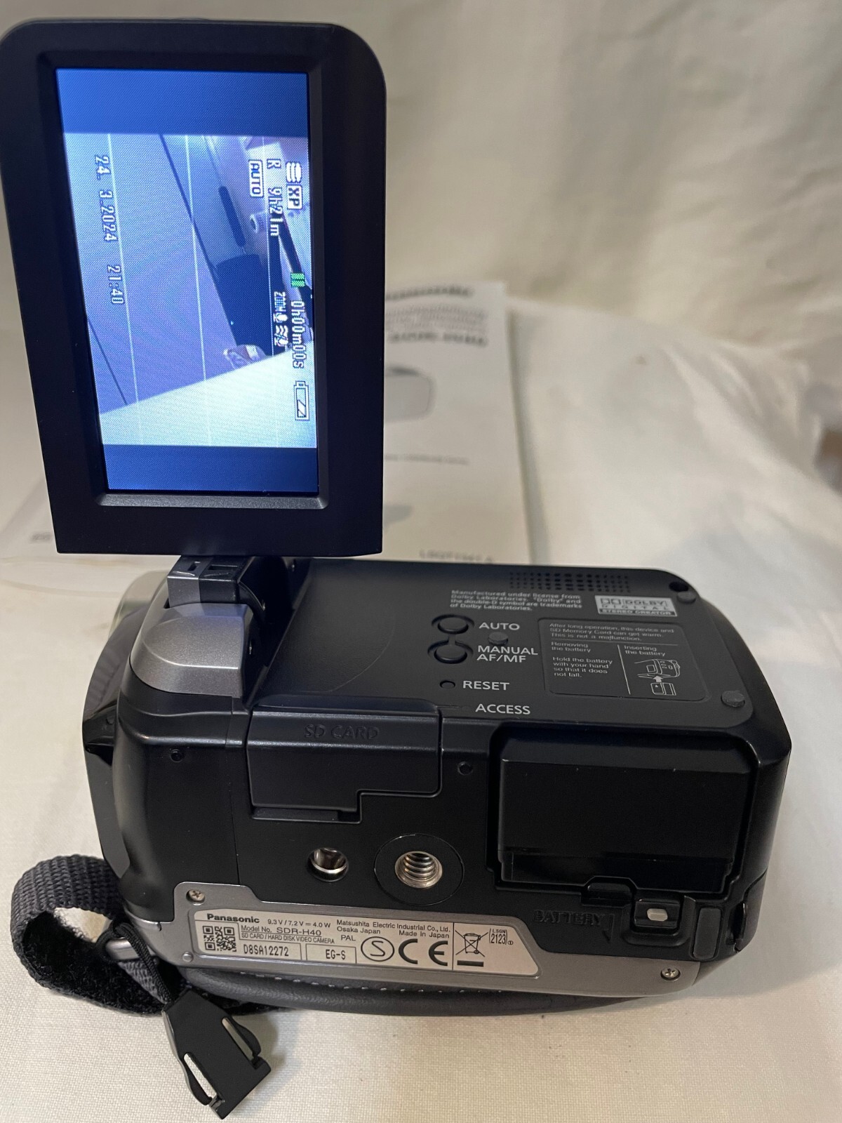 Videocamera Panasonic SDRH40 Silber, 42x Optical Zoom, 40GB HDD, SD